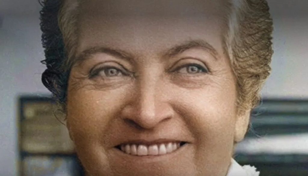 Monumento a Gabriela Mistral en Baquedano - Nuevo Monumento de Gabriela Mistral Transformará Plaza Baquedano