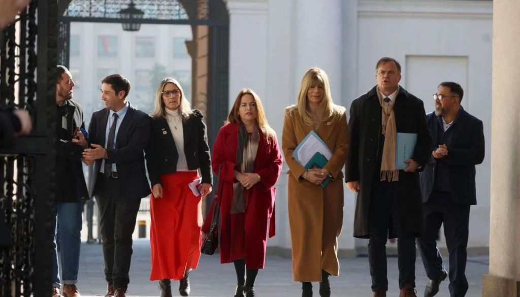 Pacto Parlamentario entre Chile Vamos y los Demócratas - Chile Vamos y Demócratas sellan histórica alianza parlamentaria