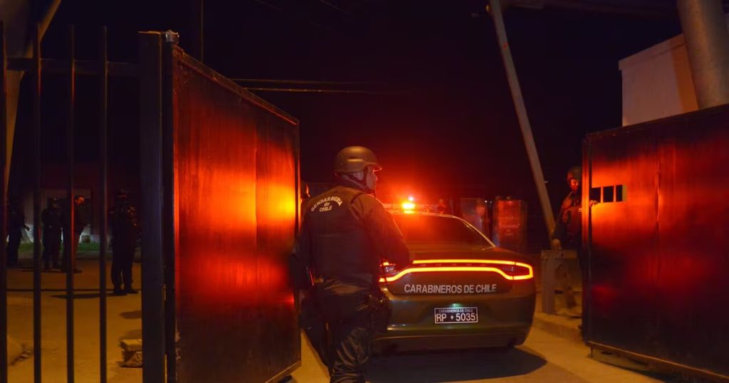 Traslado de los Reos Fugados de la Cárcel de Valparaíso a Santiago - Traslado de Fugitivos de Valparaíso Refuerza Seguridad Nacional