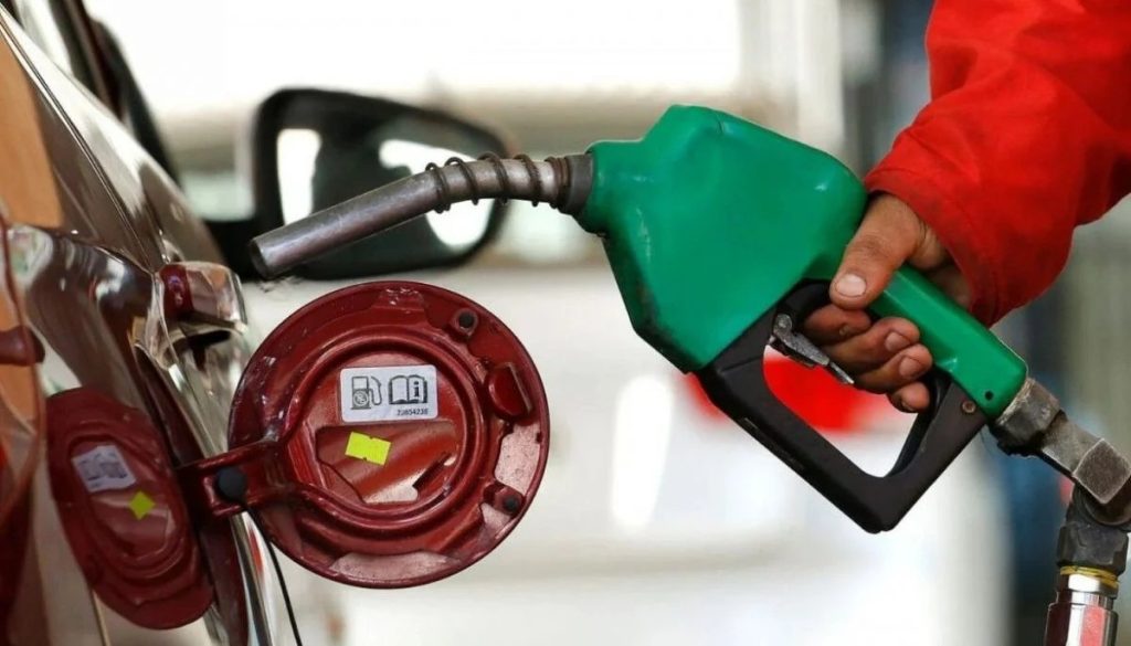 Variaciones en los Precios de los Combustibles en Chile desde Agosto - Impacto en los combustibles: bajan las bencinas y sube el diésel.