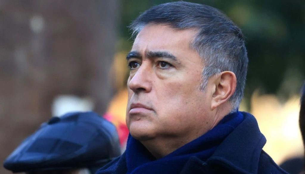 Violencia en los Liceos de Santiago y la Red Detrás de Esto - Escalada de Violencia en Liceos de Santiago: Redes en Investigación