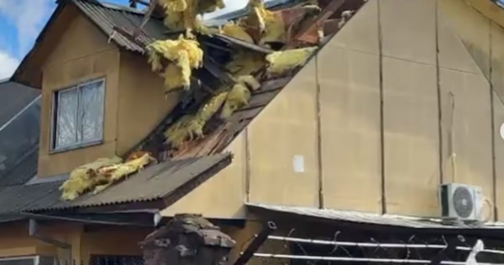 Daños Causados por el Tornado en Linares, Región del Maule - Tornado en Linares causa graves daños en 150 viviendas.