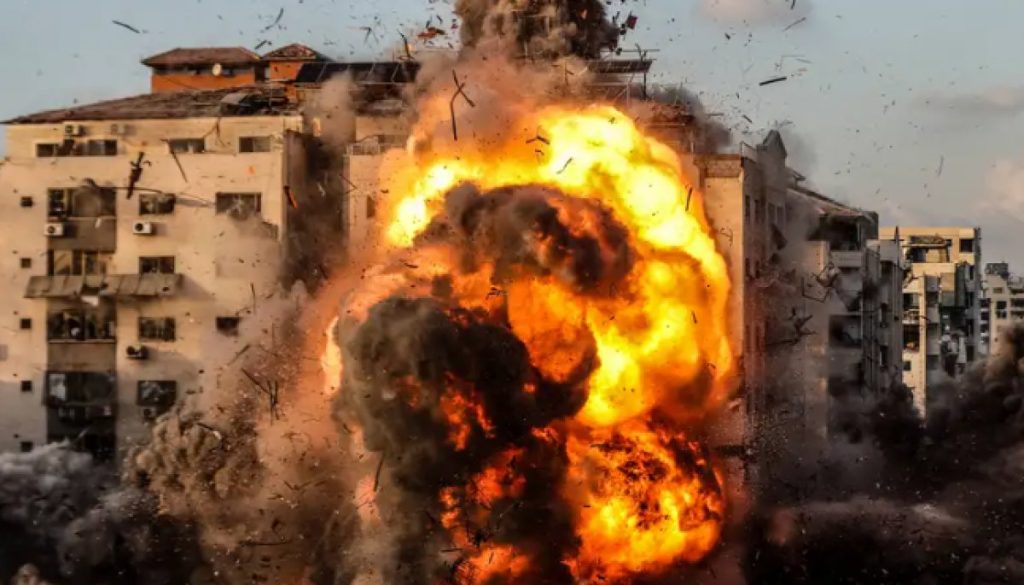 Destrucción de Edificios en Gaza por el Ejército de Israel - Israel intensifica ataques en Gaza con nuevo derribo de torre de edificios