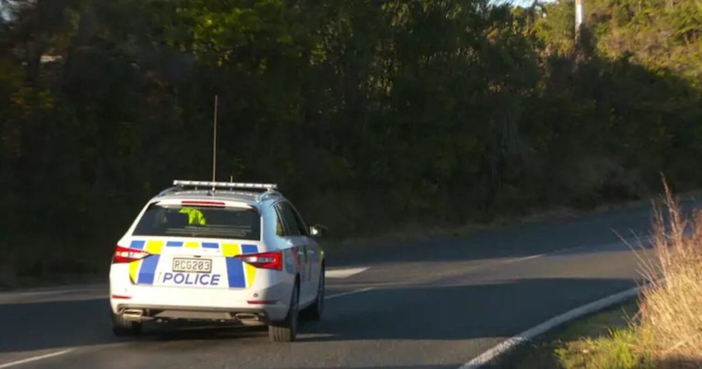 Muerte del Padre Fugitivo que Secuestró a Sus Hijos en Nueva Zelanda - Trágico desenlace de un padre fugitivo tras años en el bosque.