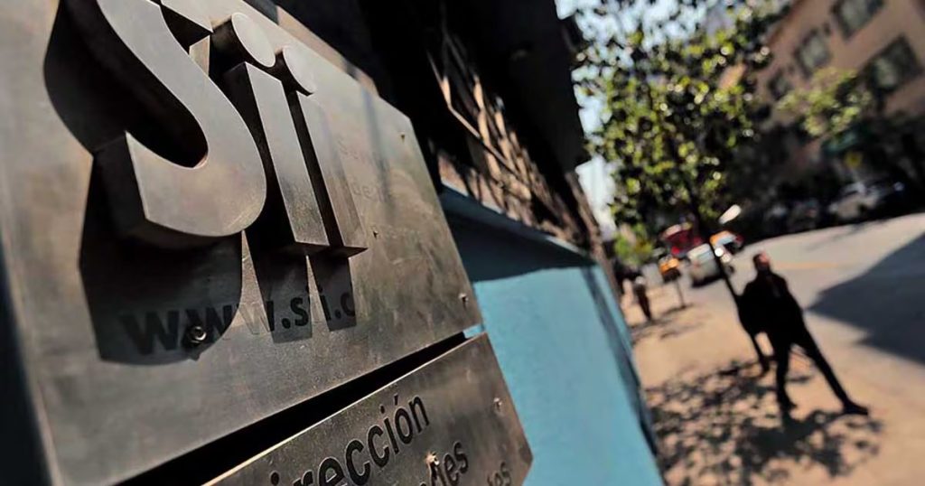 Querella del SII contra Empresarios Indios por Fraude en la Venta de Perfumes - Presuntos Fraudes Tributarios Sacuden a Importadores de Lujo en Chile