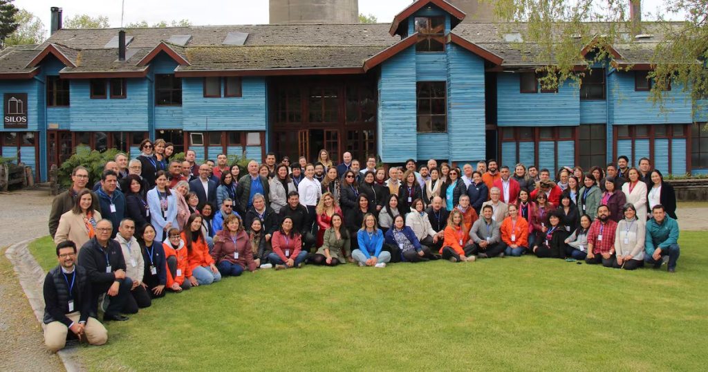 Adjudicación de Nuevos Sellos para los Liceos Bicentenario en Chile - Liceos Bicentenario: Reunión Clave en Futrono para Impulsar su Futuro