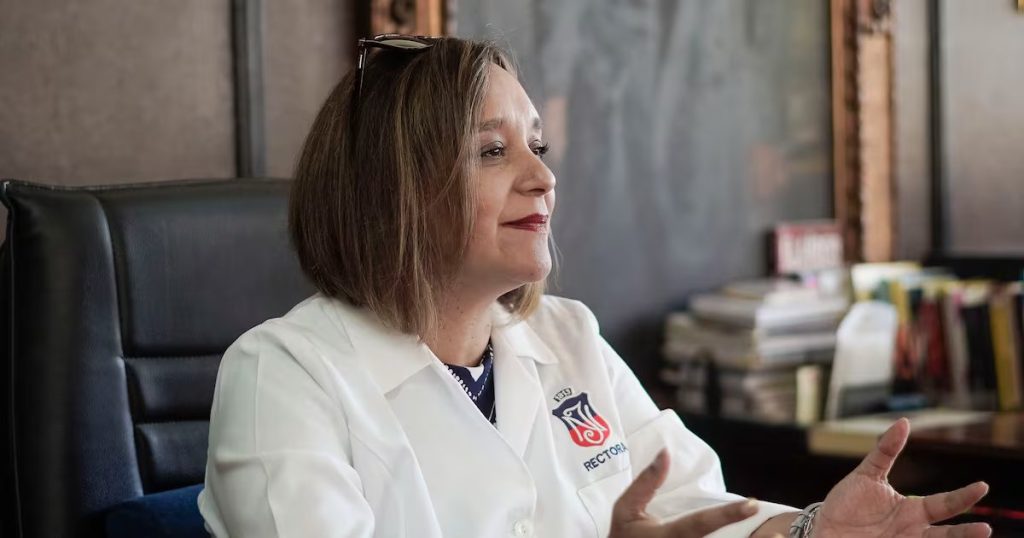 Apelación de Carolina Vega tras la Desvinculación del Instituto Nacional - Controversia en Instituto Nacional: Rectora Apela su Desvinculación