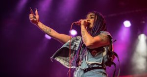 Detención de Flor de Rap por Movilizarse en un Vehículo Robado - Detienen a Flor de Rap en vehículo robado en Ñuñoa