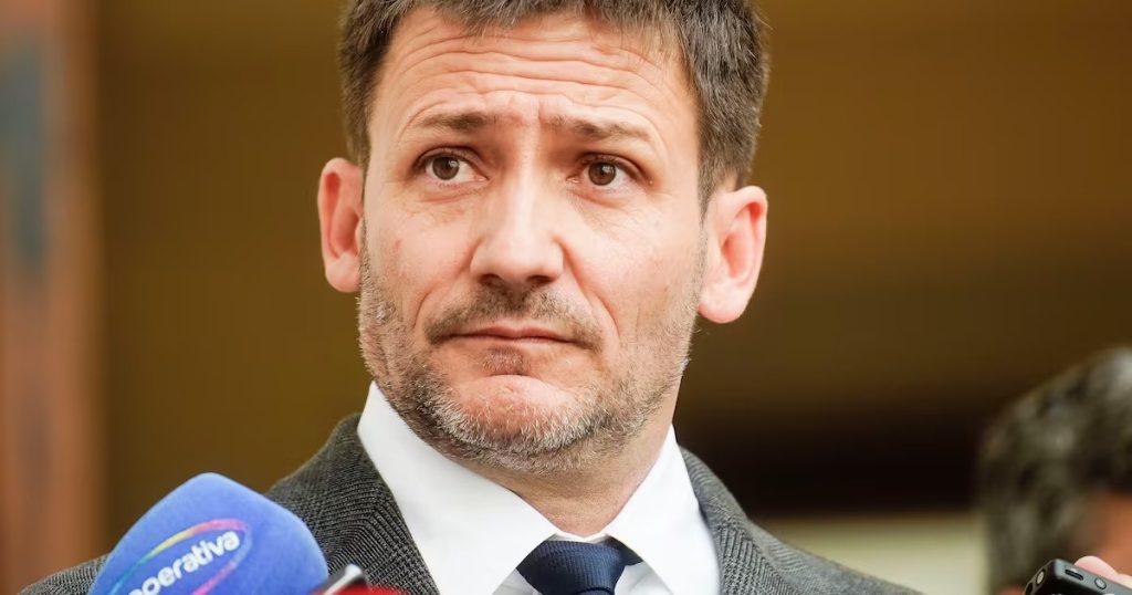 Diego Pardow Conoció un Error en las Tarifas Eléctricas en Septiembre. - Presiones políticas por error en tarifas eléctricas en Chile