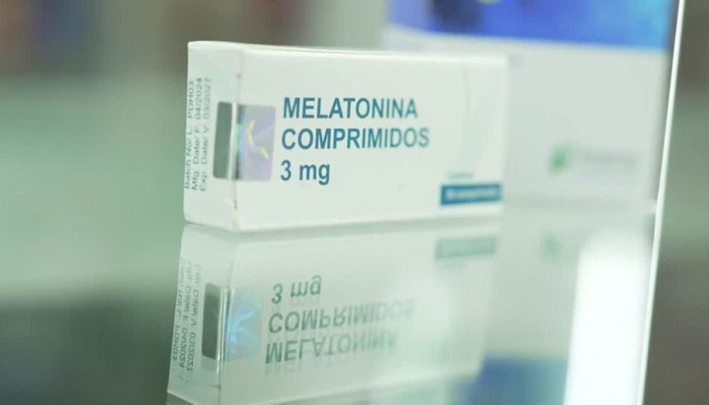 Efectos de la Melatonina en Adultos y Niños para Dormir Mejor - Melatonina: La Hormona Sintética que Mejora la Calidad del Sueño