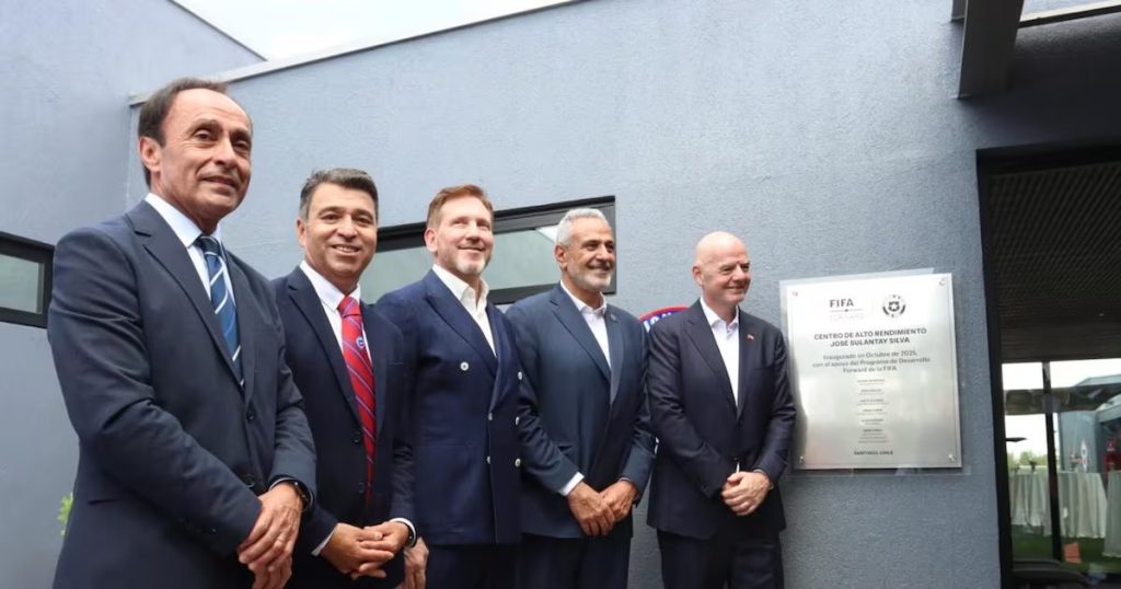 Elogios de Gianni Infantino sobre el Mundial en Chile - Infantino Elogia a Chile por su Éxito en el Mundial Sub 20