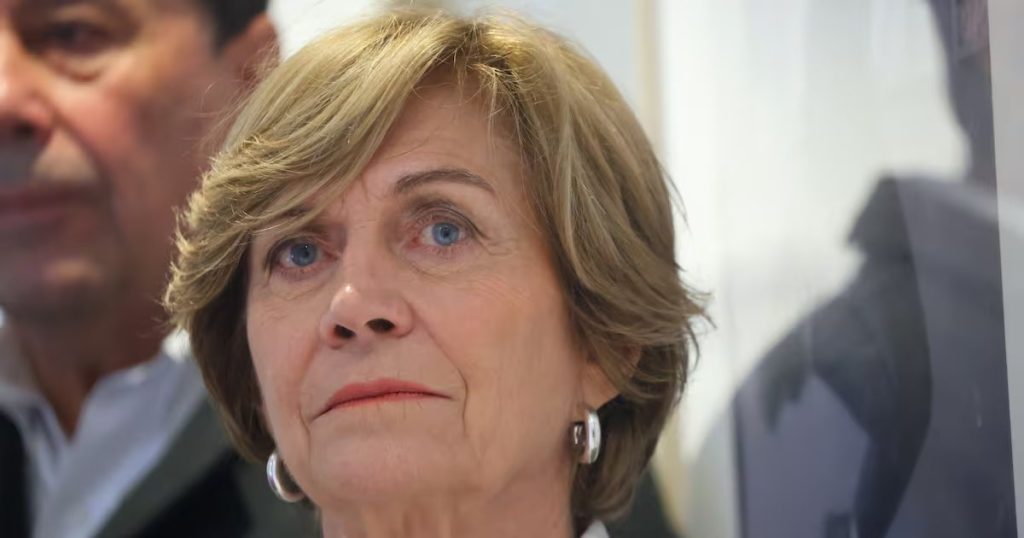 Evelyn Matthei Advierte sobre José Antonio Kast en la Carrera Presidencial - Matthei intensifica críticas contra Kast y su estilo político
