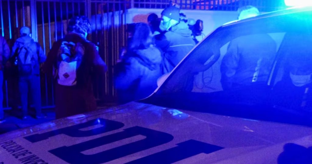 Hallazgo de un Padre y Sus Hijos Adolescentes sin Vida en la Reina - Tragedia en La Reina: Encuentran sin vida a padre e hijos adolescentes.