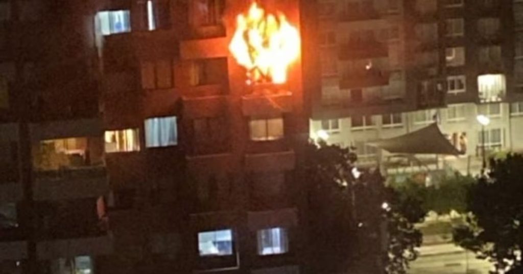Incendio en un Departamento del Piso 12 en Santiago Centro - Incendio en Santiago Centro obliga a evacuar a 200 personas