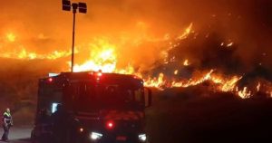 Incendio Forestal en la Ladera del Cerro Renca - Incendio forestal en cerro Renca amenaza la zona norponiente