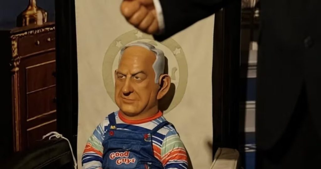Intervención de un Artista Chileno en el Museo de Madrid con Figuras de Netanyahu y Milei - Artista chileno transforma museo madrileño con crítica política