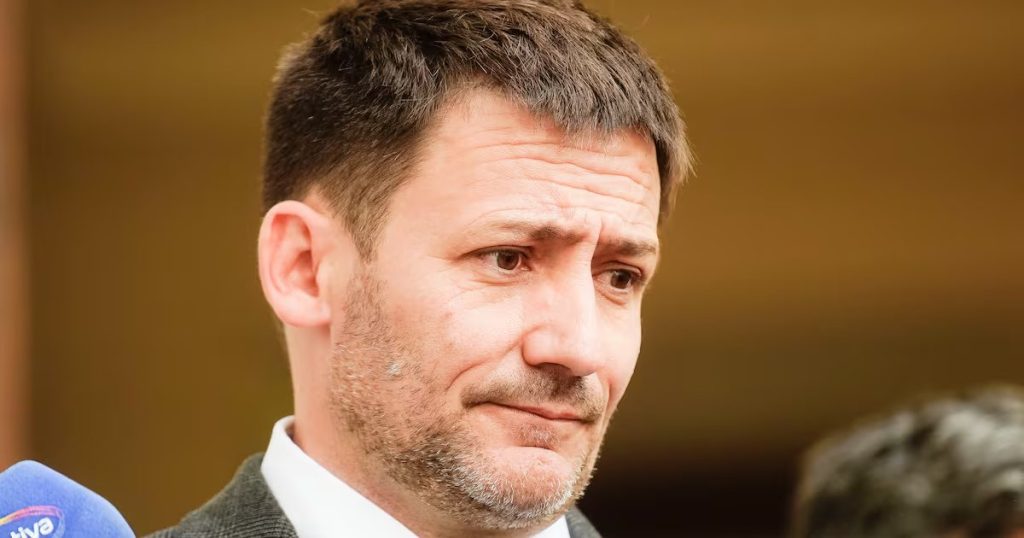 La Permanencia de Diego Pardow en el Cargo de Ministro de Energía - Presidente Boric enfrenta crisis por aumento de tarifas eléctricas