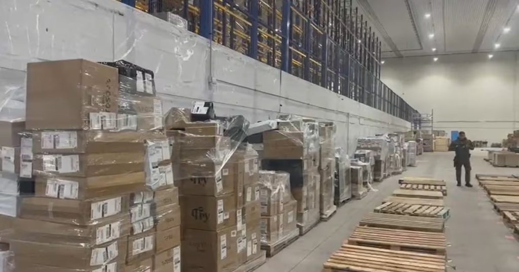 Recuperación de un Camión con Artículos Tecnológicos en lo Espejo - Detienen a hombre por intento de robo millonario en Lo Espejo