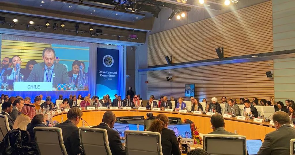 Reuniones de Nicolás Grau en el FMI y en el Banco Mundial - Encuentro de Grau en EE.UU. resalta fortaleza económica de Chile