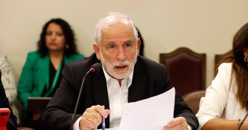 Solicitud de Antecedentes al Minvu tras los Dichos de Carlos Montes - Contraloría Investiga al Minvu por Vínculos con Comando Político