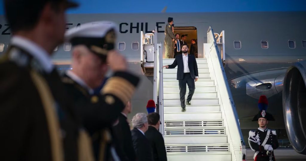 Viaje del Presidente Boric a Corea del Sur para la Cumbre de APEC - Presidente Boric se prepara para crucial cumbre APEC en Corea del Sur