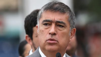 Crítica de Desbordes al Defensor de la Niñez en Chile - Desbordes acusa a defensor de la Niñez de bloquear la Ley Aula Segura