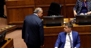 Denuncia de Manouchehri contra Espinoza por Amenazas en el Congreso - Conflicto Judicial entre Legisladores Socialistas en Chile