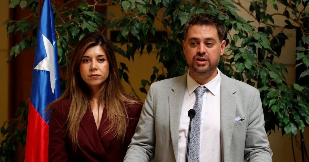 Denuncia de Manouchehri y Cicardini contra el Diputado Araya - Diputados Chilenos Denuncian Presunta Corrupción Política