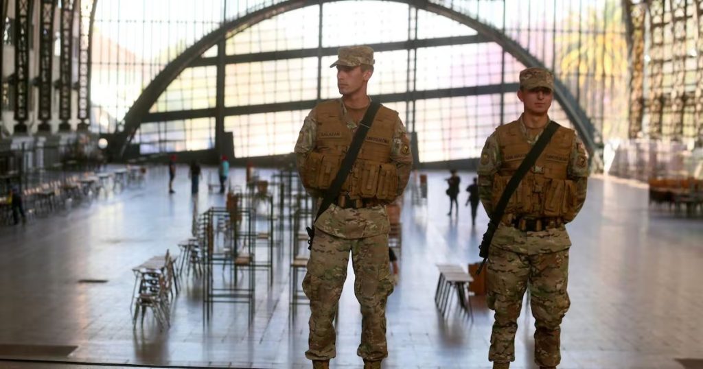 Despliegue de Militares para Resguardar los Locales de Votación en Chile - Fuerzas Armadas y Voluntarios Preparados para Garantizar Elecciones Seguras