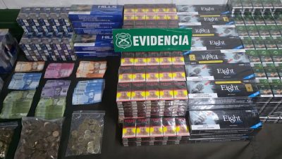 Detención de Tres Sujetos por Cohecho y Contrabando de Cigarrillos en la Estación Central - Detención en Estación Central: Contrabando y Cohecho en Juego.