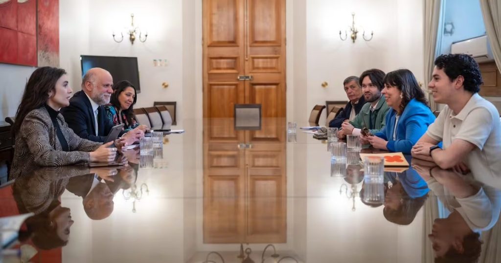 Dificultades del Oficialismo para Traspasar el Voto de Parisi - Desafíos del Oficialismo Chileno Tras la Derrota Electoral