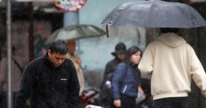 Efectos de la Lluvia en la Región Metropolitana de Chile - Tormentas eléctricas y fuertes vientos: el clima desafiante para Santiago