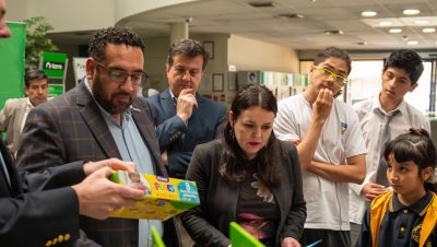 Entrega de Artículos Escolares por Parte de Junaeb para el Año 2026 - Distribución de útiles escolares beneficiará a 2 millones de estudiantes