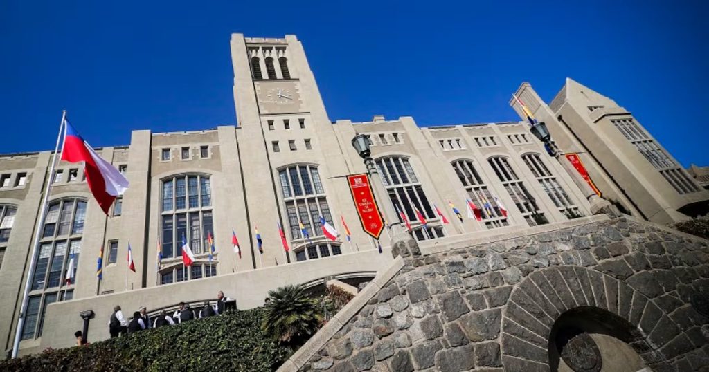 Estudiante Hiere a un Profesor en la Universidad Técnica Federico Santa María - Incidente en la Universidad de Valparaíso: Estudiante Ataca a Profesor