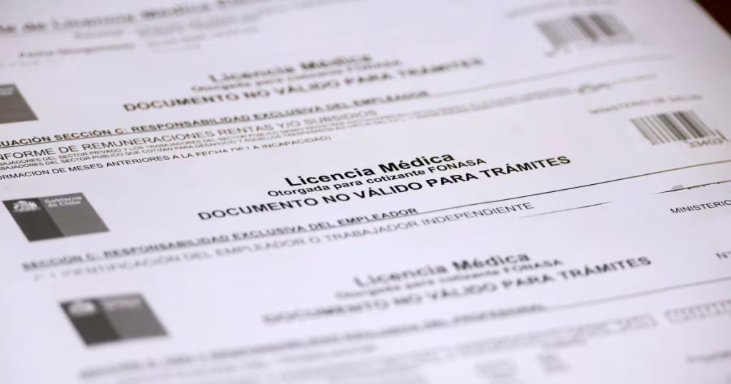 Formalización de un Médico por Defraudación de Licencias Médicas en Chile - Médico chileno enfrenta formalización por millonaria estafa