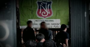 Hechos de Violencia en el Instituto Nacional de Santiago - Escuela en Crisis: La Violencia Genera Reacciones en Santiago