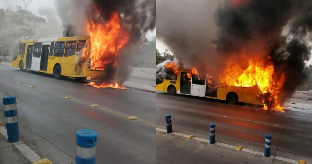 Incendio de un Bus de Transporte Público en Recoleta por Falla Mecánica - Incendio en bus urbano desata caos en Recoleta