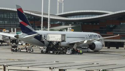 La Huelga de Pilotos de Latam Afecta los Vuelos en Chile - Huelga de pilotos de Latam impacta elecciones en Chile