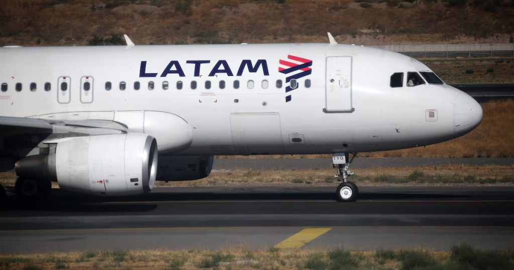 Medidas de Latam para Proteger a los Pasajeros ante la Huelga de Pilotos - Latam Airlines enfrenta huelga de pilotos y toma medidas necesarias