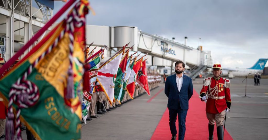 Participación de Boric en el Cambio de Mando en Bolivia - Boric marca un hito en Bolivia: primera visita chilena en 19 años.