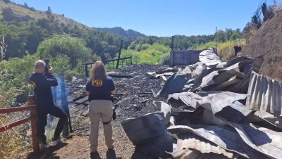 Posible Atentado Incendiario en Angol, en la Araucanía - Investigación en Angol tras incendio de tres cabañas turísticas.