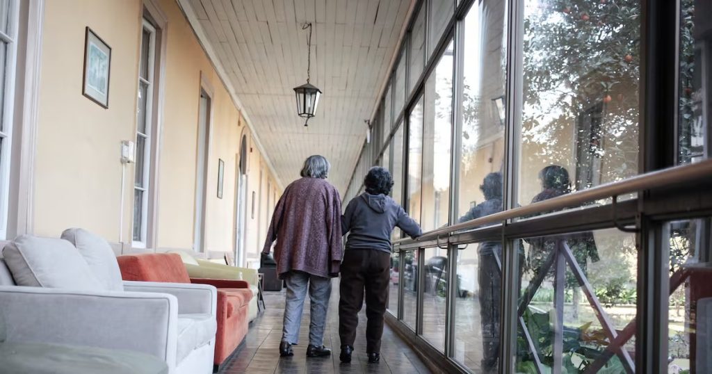 Proporción de Personas Mayores de 60 Años en Chile en 2024 - Chile enfrenta un acelerado envejecimiento demográfico: desafíos y proyecciones en el futuro