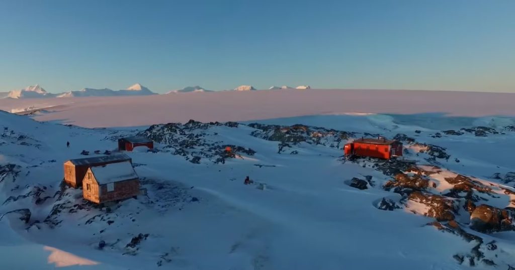 Reapertura de la Base Antártica Teniente Luis Carvajal en Chile - Chile amplía su presencia en la Antártida con la base más austral.