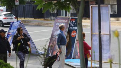 Retiro de la Propaganda Electoral en Chile Después de la Campaña - Chile enfrenta desafíos tras la retirada de propaganda electoral