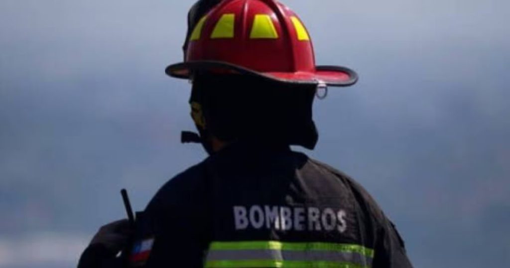 Alerta Roja por Incendio Forestal en Valparaíso y Evacuación de los Sectores Cercanos - Incendio en Valparaíso: Alerta Roja y Evacuación Inmediata