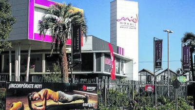 Asalto en el Midmall de Maipú Deja a Dos Guardias Heridos de Bala - Violento asalto en Midmall de Maipú deja heridos a guardias de seguridad.