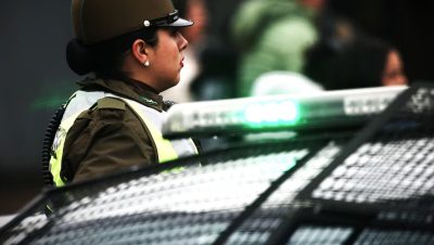 Hombre Desnudo Se Arroja a los Vehículos en la Ruta CH-255 entre Chile y Argentina - Hombre desnudo interrumpe el tráfico en la ruta Chile-Argentina