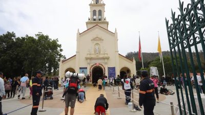 Peregrinación Masiva a lo Vásquez con Más de 1,3 Millones de Asistentes - Inédita peregrinación a Lo Vásquez reúne a 1,3 millones de fieles.